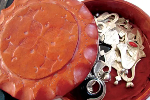 علبة حُلي المرأة الطارقية