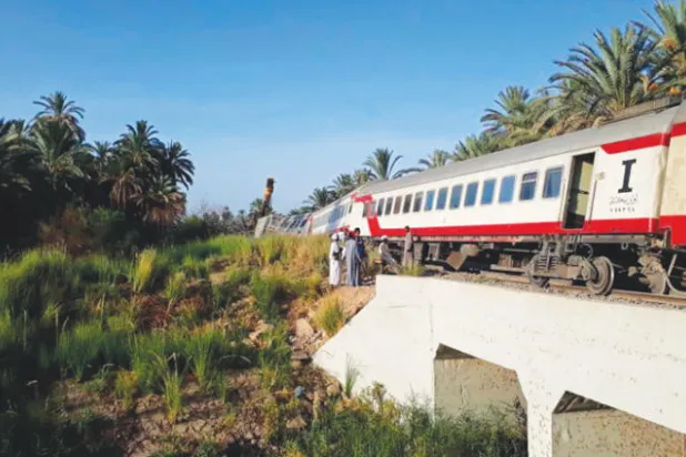 إقالة رئيس هيئة السكك الحديدية بمصر