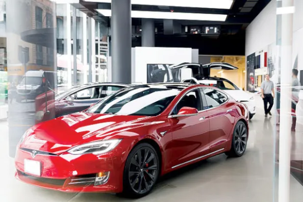 «تسلا» تقرع أبواب الصين وأوروبا هرباً من نار الحرب التجارية