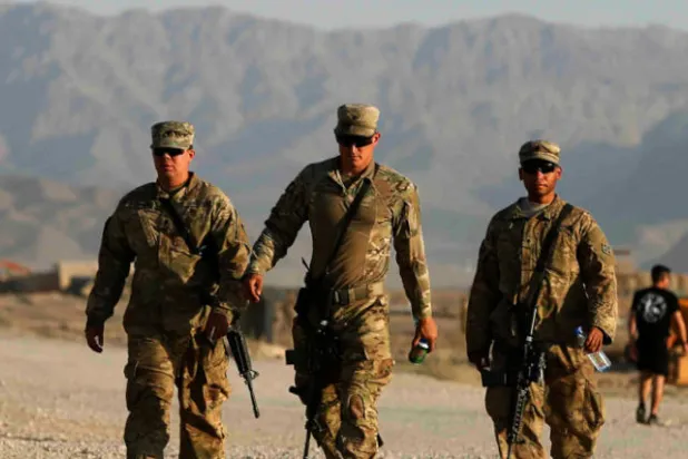 أفغانستان: مقتل 3 من جنود {الناتو} بتفجير انتحاري تبنته {طالبان}