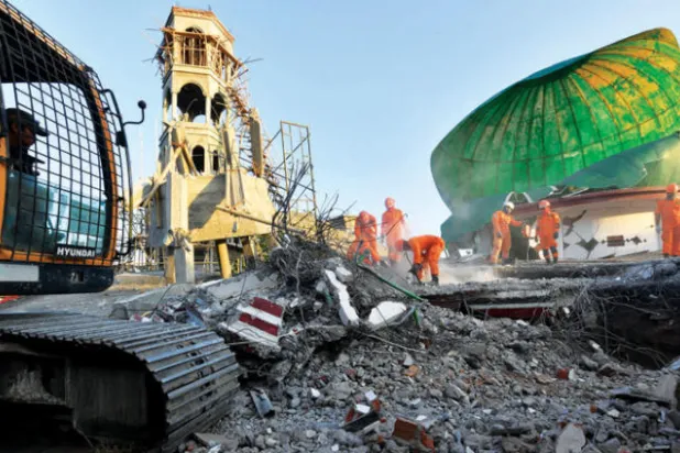 زلزال إندونيسيا يودي بحياة العشرات  والسلطات ترجح ارتفاع الحصيلة