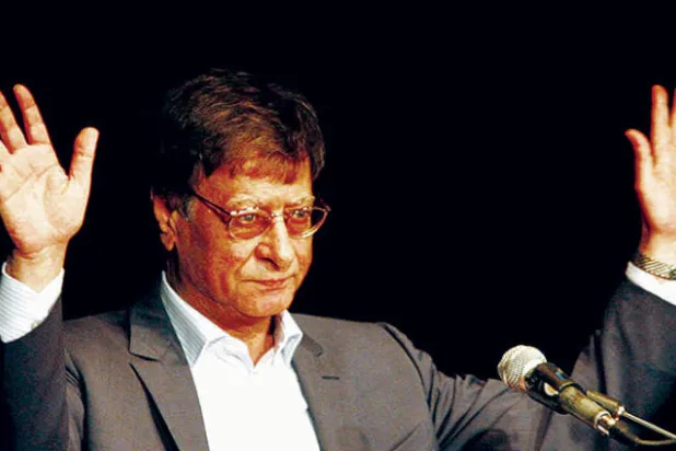 محمود درويش متحالفاً مع الخلود... منقباً عن فلسطين الأعماق