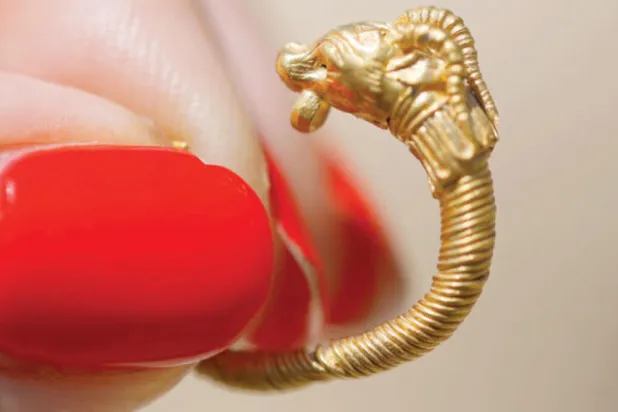 اكتشاف قرط ذهبي في القدس يعود تاريخه لألفي عام