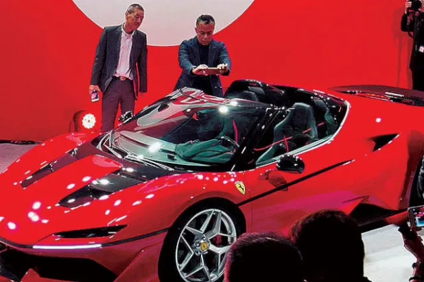 «فيراري» تربح 69 ألف يورو في كل سيارة