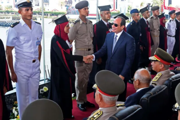 مصر إلى مرحلة جديدة للخروج من «عنق الزجاجة»