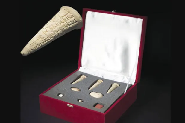 المتحف البريطاني يعيد قطعاً أثرية عمرها 5 آلاف عام للعراق