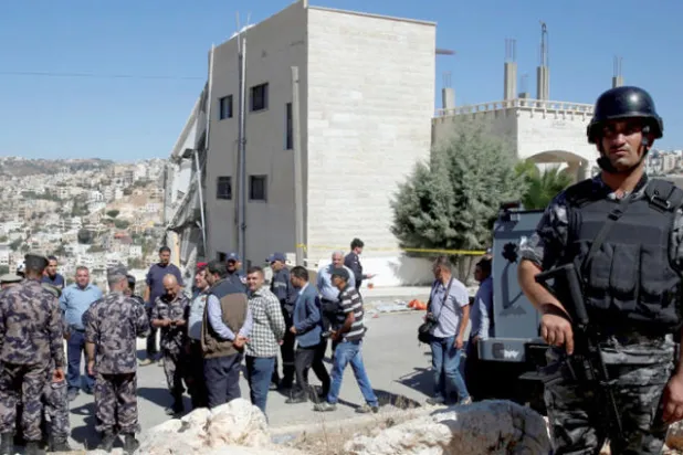 مقتل 4 من الأمن و3 إرهابيين وسقوط 21 جريحاً في أحداث السلط