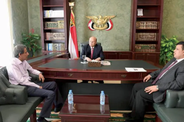 وزير يمني يفلت من قبضة الحوثيين بعد 3 سنوات من الإقامة الجبرية