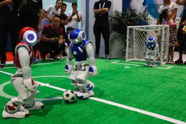 مؤتمر عالمي للروبوتات في بكين يشهد تنافساً بين 12 ألف فريق