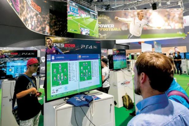 شاركت نحو 1000 شركة من 50 بلداً في دورة هذا العام من غيمزكوم في كولون بألمانيا (إ.ب.أ)