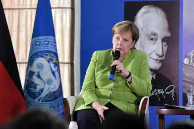 ميركل تثبط آمال جورجيا بشأن انضمام سريع للاتحاد الأوروبي
