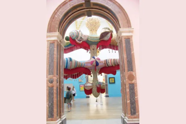 مدارس كلاسيكية وأعمال «حداثوية» تتجاور... ومشاركتان عربيتان