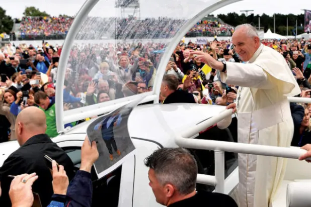 اتهامات للبابا بالتستر على كاردينال أميركي رغم «سلوكه غير الأخلاقي»