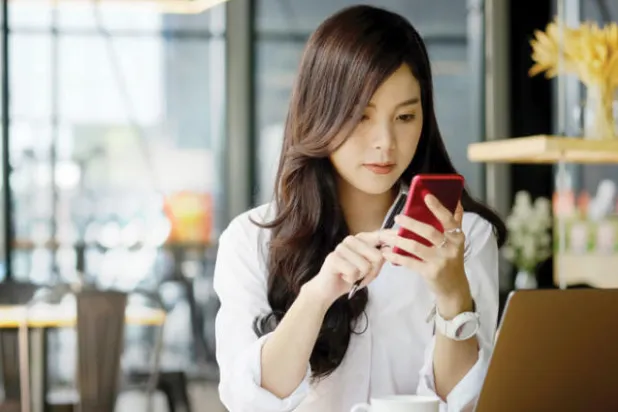 كيف تعرف شاشة الهاتف متى تدور؟