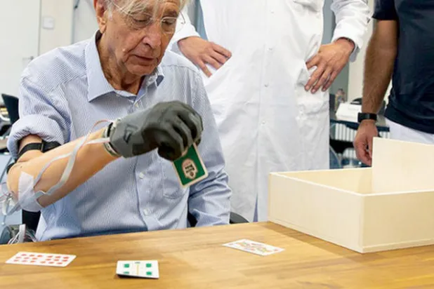 تقنية ذكية لليد الاصطناعية