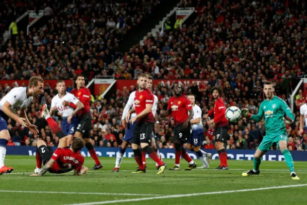 أهداف توتنهام الثلاثة في شباك يونايتد كان يمكن أن تزيد (رويترز)