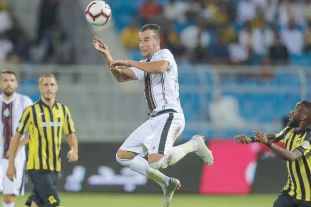 إصابة الكتف تغيب العمري عن الشباب