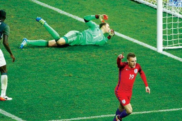 فاردي يحتفل بأول أهدافه الدولية بقميص إنجلترا في مرمى ألمانيا