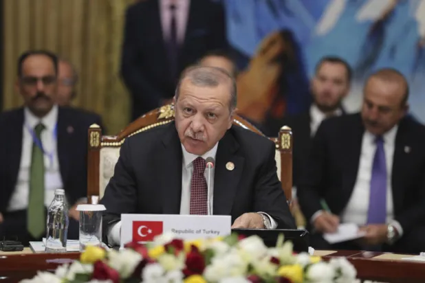 إردوغان يدعو إلى التخلي عن الدولار