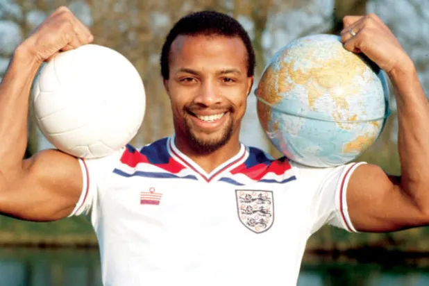 سيريل ريغيس نجم إنجلترا السابق الذي من أجله أُطلقت حملة مناهضة العنصرية