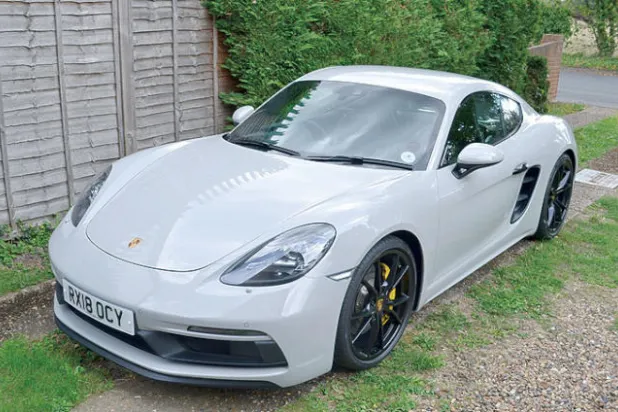 بورشه 718 كايمان جي تي إس