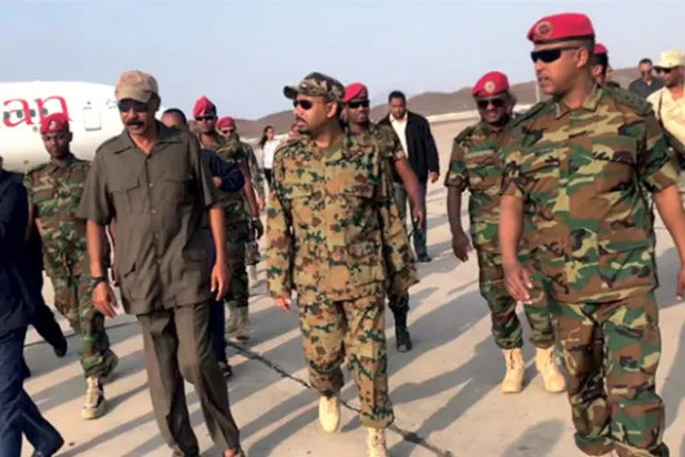 آبي أحمد وأفورقي يحتفلان  بالسنة الجديدة بين جيشيهما على الحدود