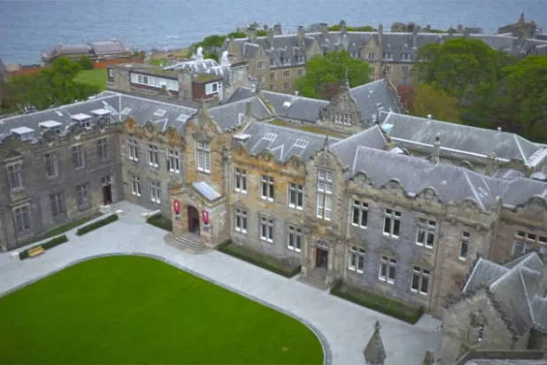 طالبة جامعية توظف 12 شخصاً لخدمتها