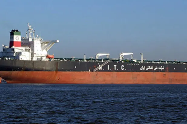 إيران تعود لتخزين نفطها في البحر وسط تراجع طلبات المشترين