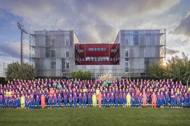 «لا ماسيا» تصنع المواهب لفريق برشلونة