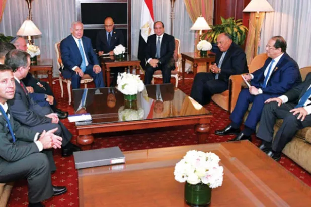 السيسي يدعو لاستئناف المفاوضات بين فلسطين وإسرائيل