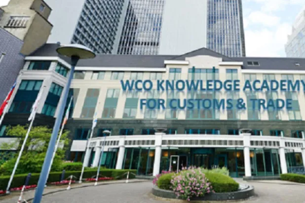 منظمة الجمارك العالمية توافق على تصنيف السجائر الإلكترونية في قائمة التبغ