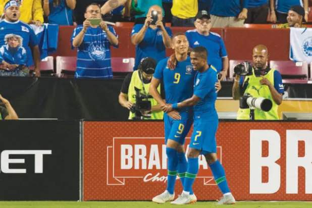 ريتشارلسون: نيمار مثلي الأعلى... وثقة والدي بقدراتي صنعت مني لاعباً