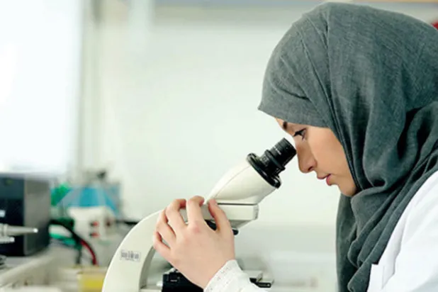 اليونيسكو تكرّم عاملات في مجال البحث العلمي