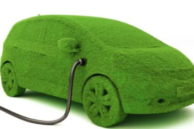 وزير المالية الفرنسية يطالب بتوسيع قاعدة استخدام السيارات الصديقة للبيئة