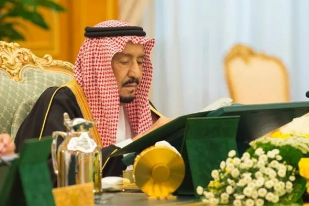 خادم الحرمين الشريفين خلال ترؤسه جلسة مجلس الوزراء (واس)