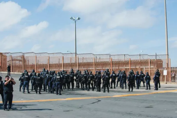 جنود أميركيون قرب الحدود مع المكسيك (أ.ف.ب)