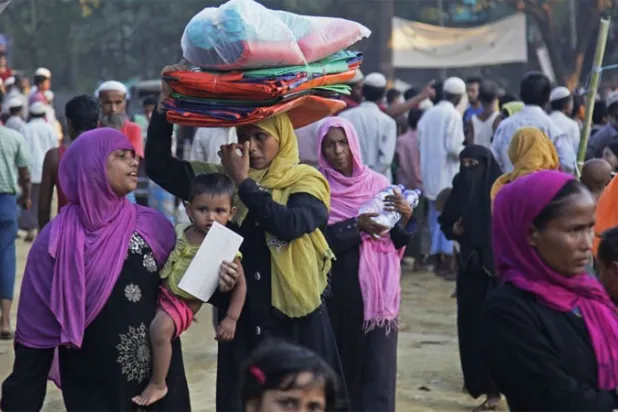 الروهينغا يفرون من المخيمات خشية إعادتهم إلى ميانمار