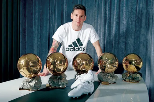 ميسي حصد الكرة الذهبية 5 مرات ويستحق المزيد