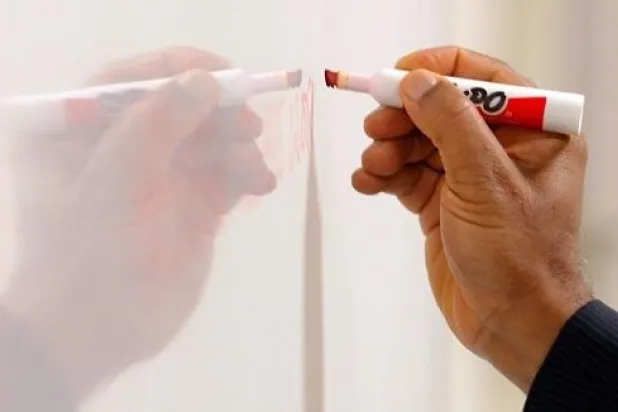 جامعة بريطانية تمنع المحاضرين من استخدام الأحرف الكبيرة في الكتابة