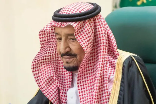 خادم الحرمين خلال ترؤسه جلسة مجلس الوزراء (واس)