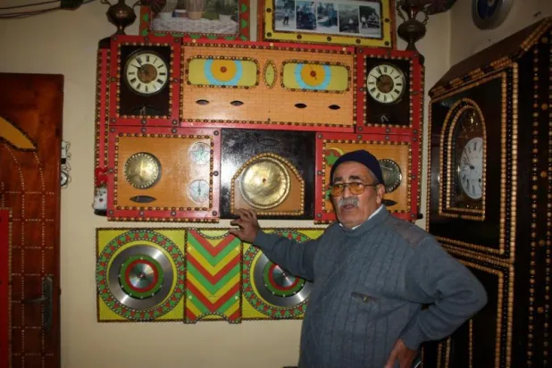 عبد الكريم بلفرحون في منزله («الشرق الأوسط»)