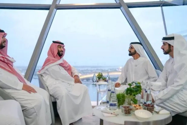 ولي العهد السعودي يلتقي نائب رئيس الإمارات في أبو ظبي