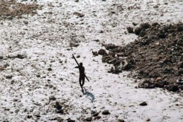'Sentinelese kabilesi' yabancılara neden saldırıyor?