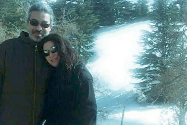 مع زوجها  بين جبال الأرز في لبنان