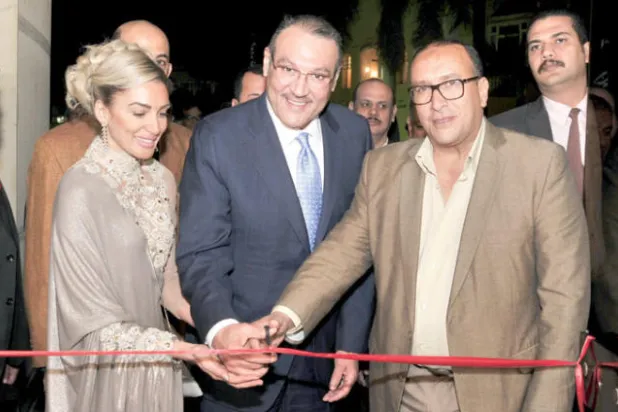 سفير خادم الحرمين في القاهرة يفتتح معرضاً تشكيلياً لفنانة سعودية بالأوبرا