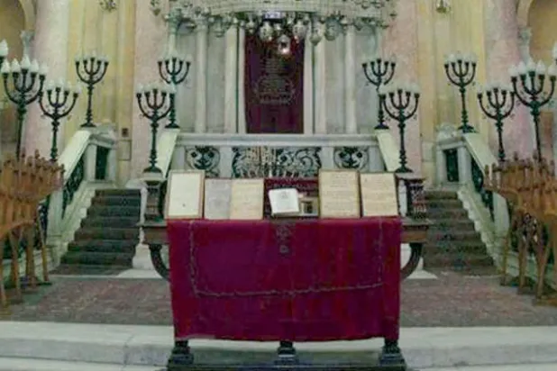 «الآثار المصرية» توثق 500 قطعة من المعابد اليهودية