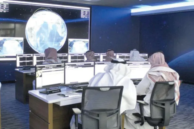 القمران الصناعيان السعوديان يمران فوق المملكة