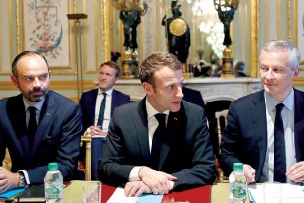 Macron’un tavizleri Fransızları memnun etmedi