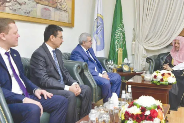 الأمين العام لرابطة العالم الإسلامي يستقبل وفداً برلمانياً فرنسياً