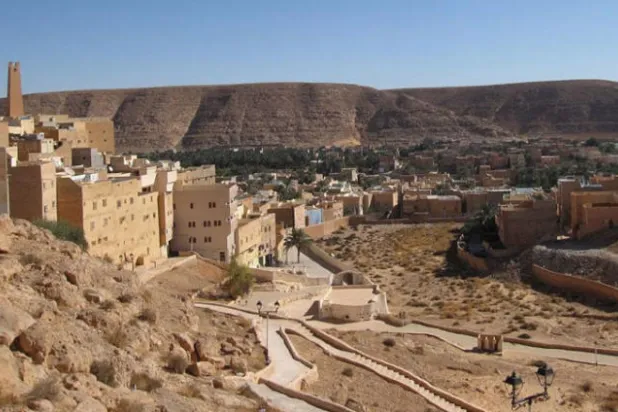 يعود تاريخ بني مزاب إلى ألف عام وقد صنفت اليونيسكو طرازهم العمراني الخاص ضمن قائمة التراث العالمي